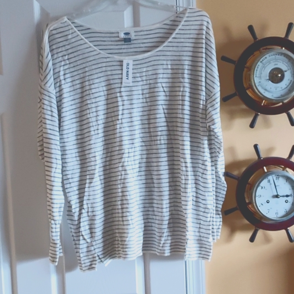 NWT Old Navy Relaxed Crew shirt XXL